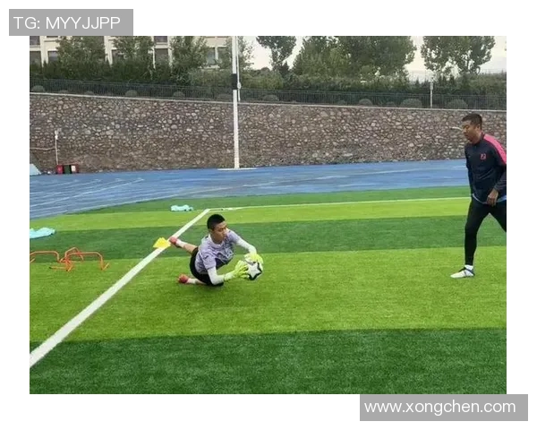 绰号丁丁的足球明星如何在绿茵场上书写传奇人生与辉煌成就 绰号丁丁的足球明星如何在绿茵场上书写传奇人生与辉煌成就