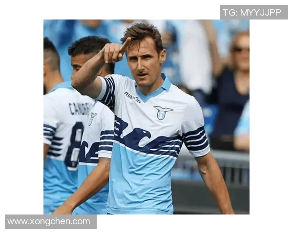 被圈养的足球明星如何在商业化浪潮中寻找自我与自由的平衡 被圈养的足球明星如何在商业化浪潮中寻找自我与自由的平衡