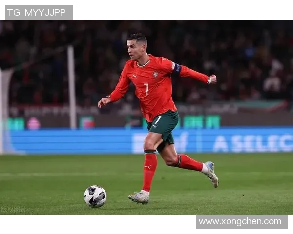 足球巨星C罗的传奇人生与经典瞬间全景画像解析 足球巨星C罗的传奇人生与经典瞬间全景画像解析