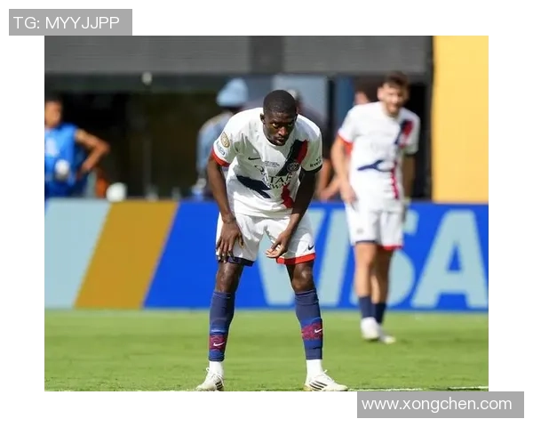 足球明星穿假鞋事件引发热议揭示体育界潜规则与商业利益的复杂关系 足球明星穿假鞋事件引发热议揭示体育界潜规则与商业利益的复杂关系